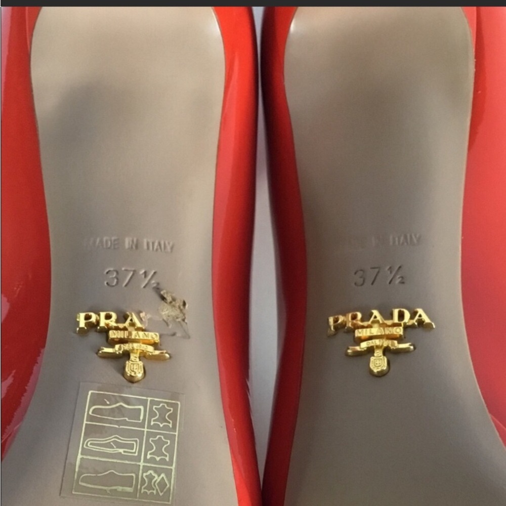 PRADA - Picture 10 of 15